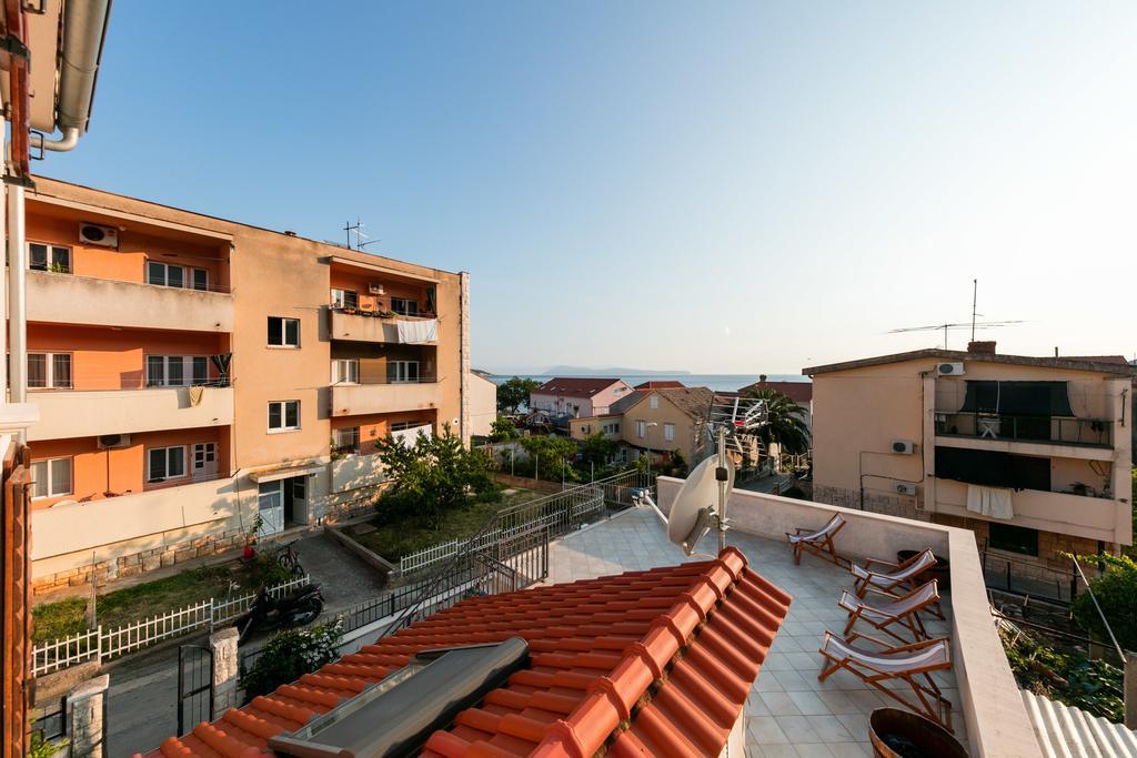 Apartments Kastelani Komiza Exterior photo